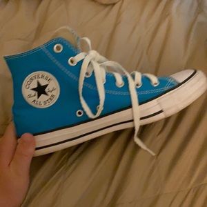 NEW BLUE CHUCK TAYLORS SIZE 8 wmns